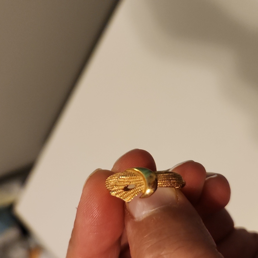 Women's ring